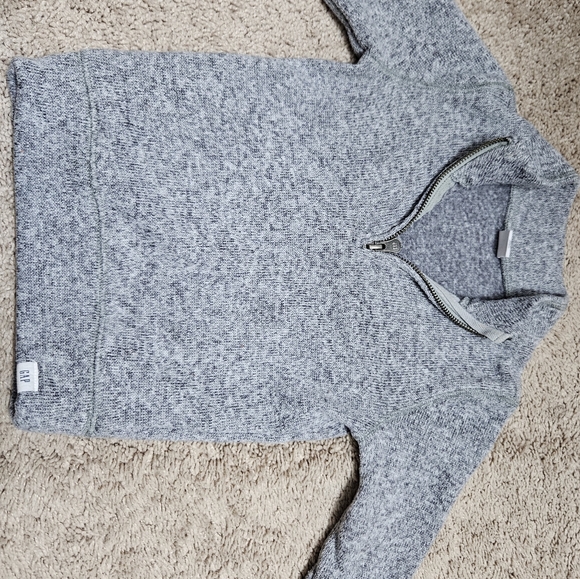 Sweaters - Picture 12 of 12